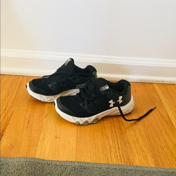 Under armor shoes for boys - Picture 2 of 2